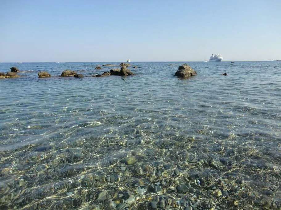 Bed and Breakfast Invito Al Viaggio Giardini-Naxos