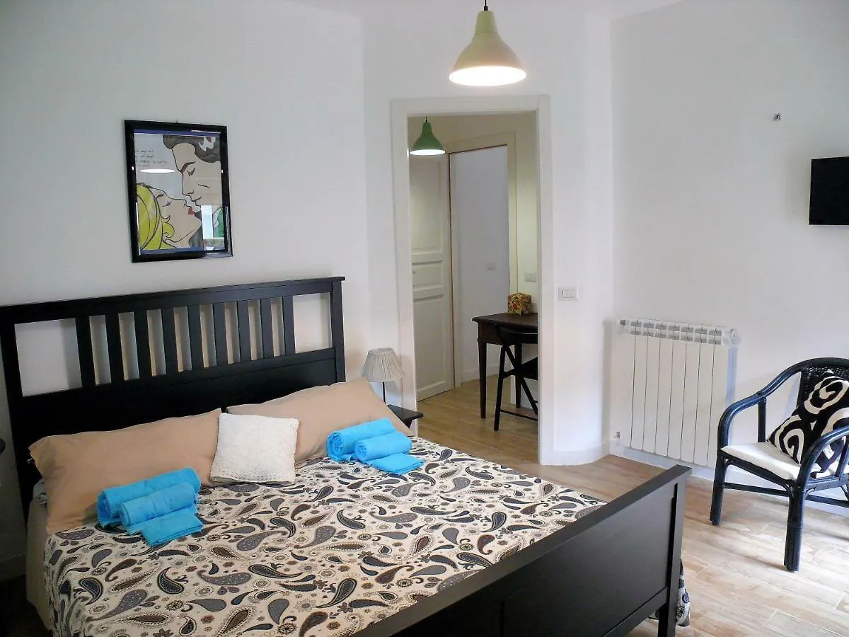 Bed and Breakfast Invito Al Viaggio Giardini-Naxos Frühstückspension