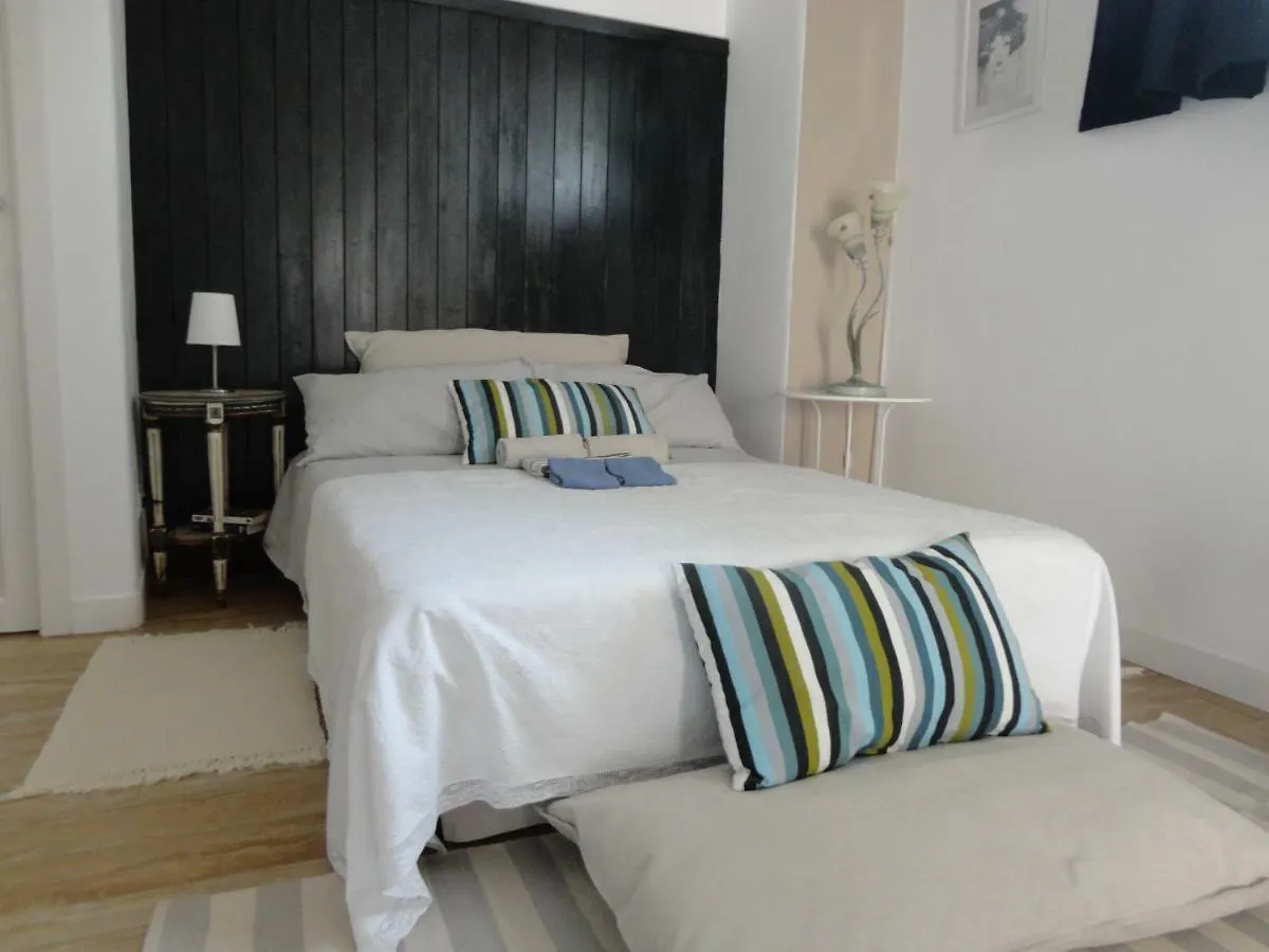 Bed and Breakfast Invito Al Viaggio Giardini-Naxos