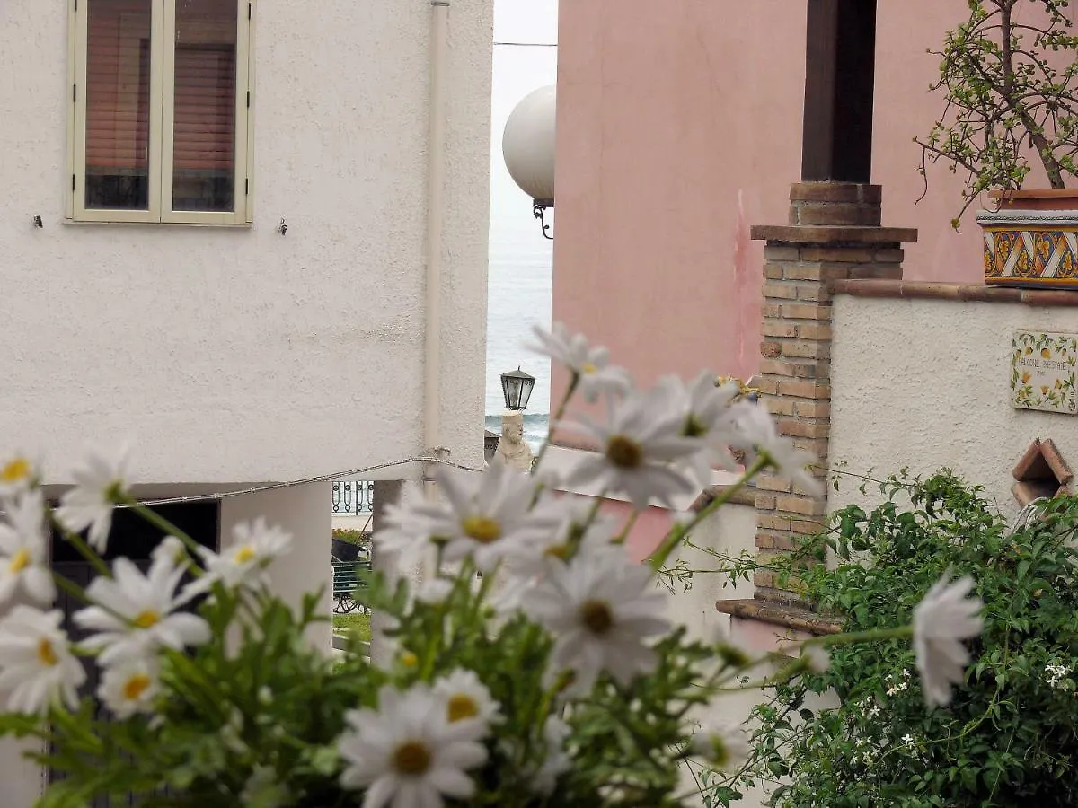 Invito Al Viaggio Acomodação com café da manhã Giardini Naxos Itália