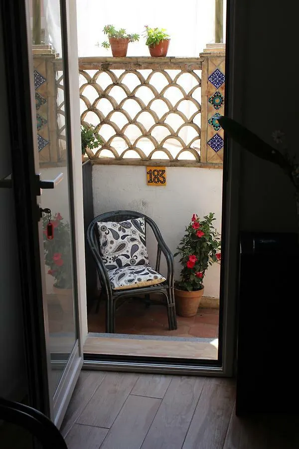 Invito Al Viaggio Acomodação com café da manhã Giardini Naxos