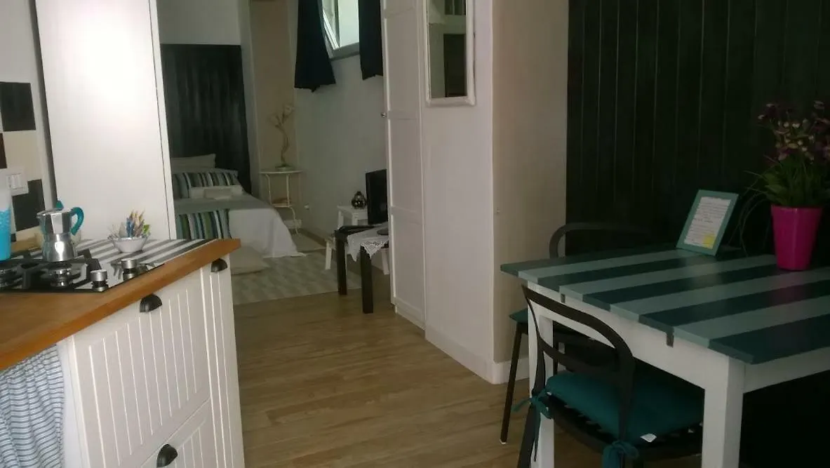 Bed and Breakfast Invito Al Viaggio Giardini-Naxos Frühstückspension